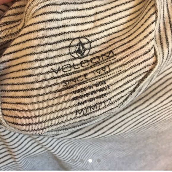 Volcom top - Picture 2 of 2